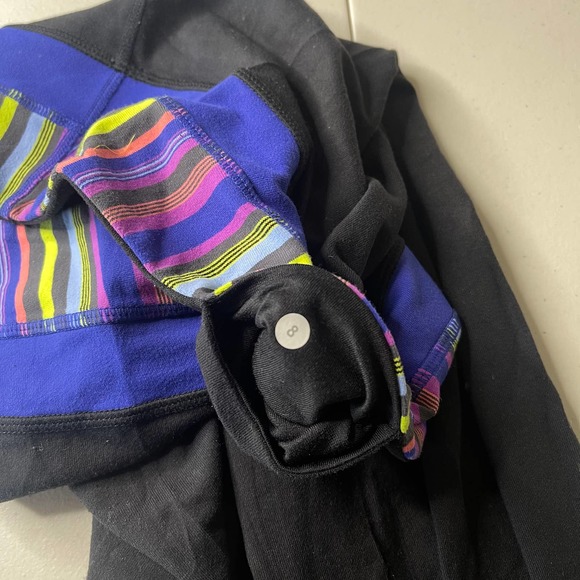 SOLD Lululemon Pants 8 - Picture 4 of 4